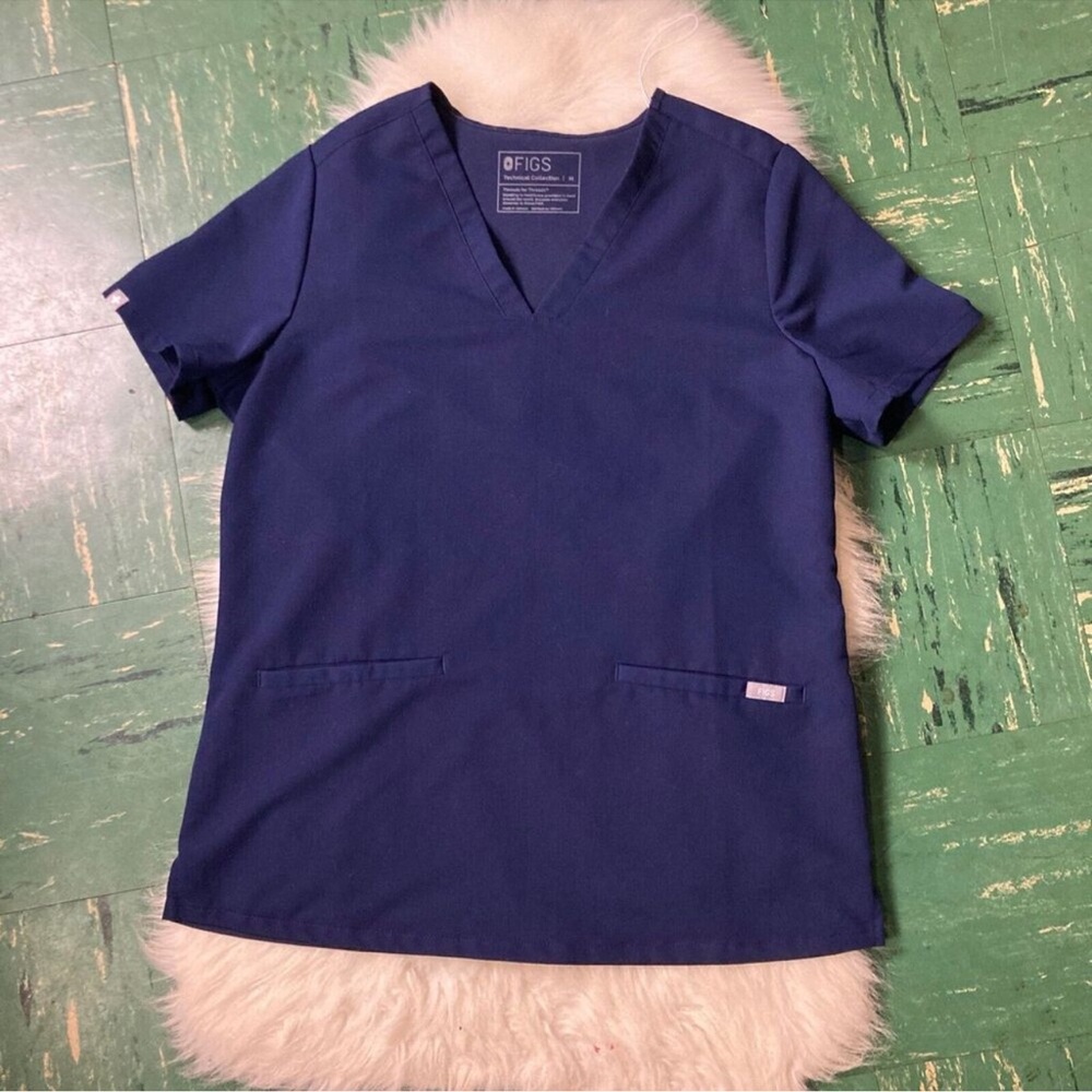 FIGS Women Scrub Top Medium Navy Blue Casma Three Pocket Nursing FW1100 EUC